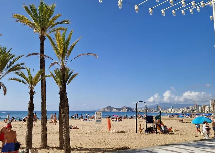 Διαμέρισμα Azure Oasis Μπένιντορμ
