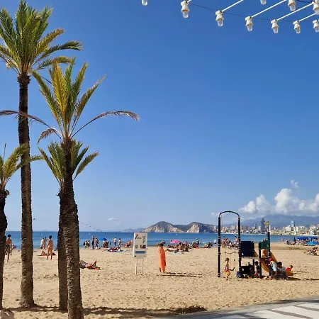 Διαμέρισμα Azure Oasis Μπένιντορμ