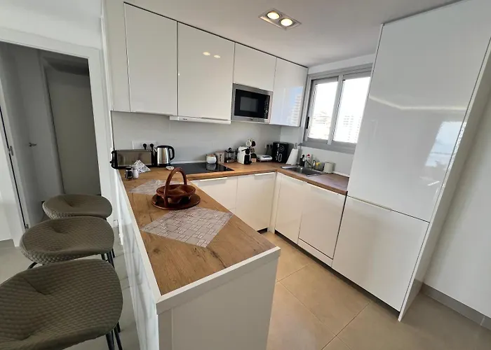 Azure Oasis Apartmán *